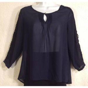 Rachael & Chloe Hi-Lo Key Hole Blouse